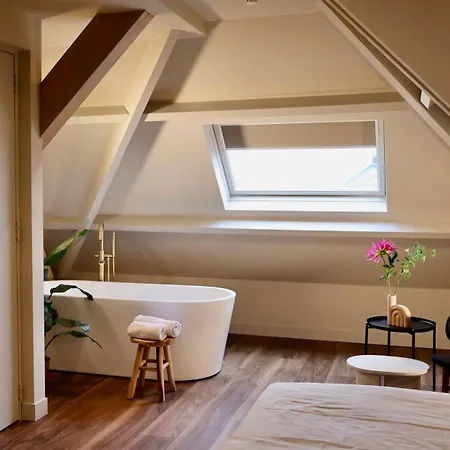 Hotell Moeke Mooren 4*